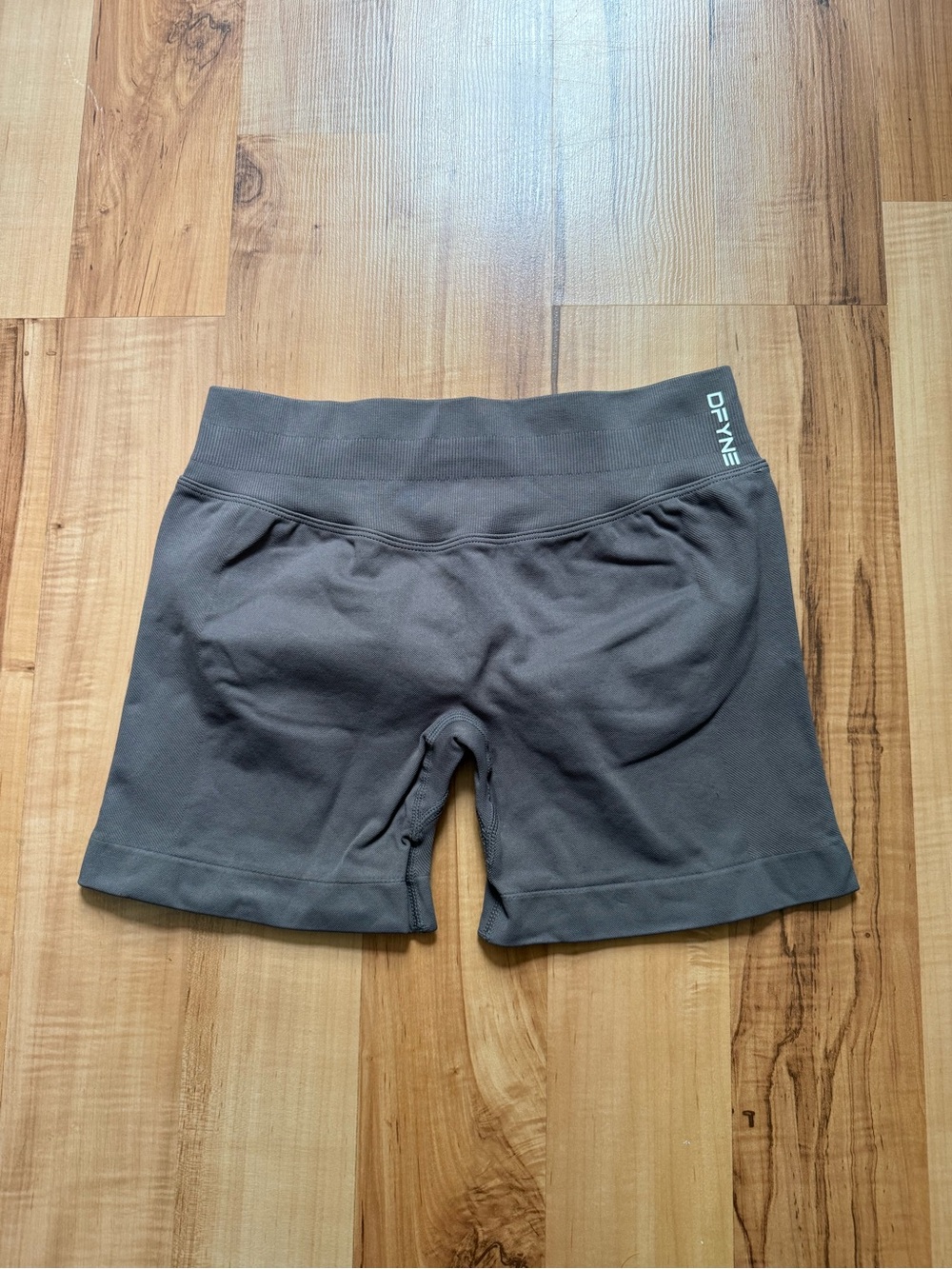 Truffle Dfyne impact 4.5" shorts size medium